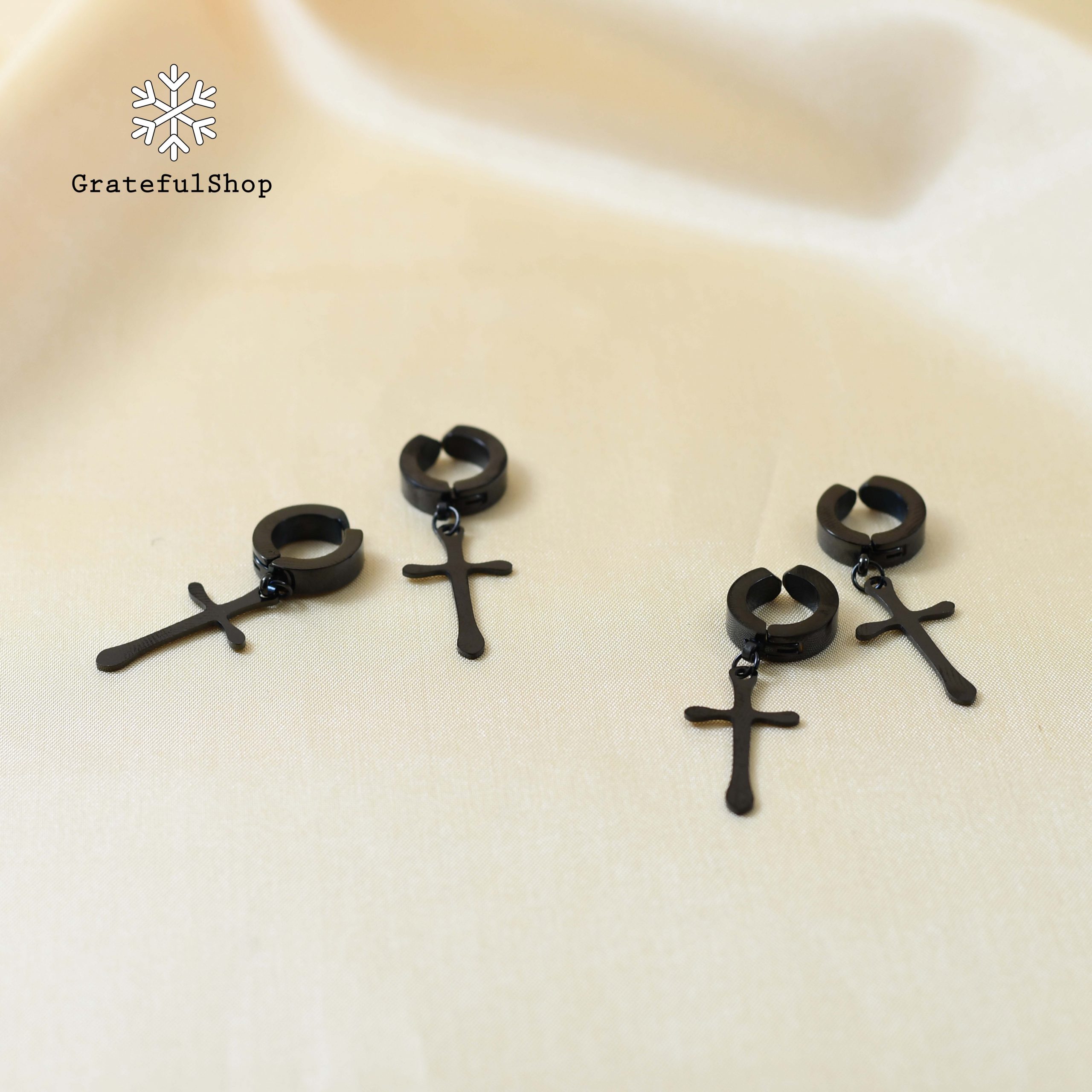 Anting Huggie - Image 4